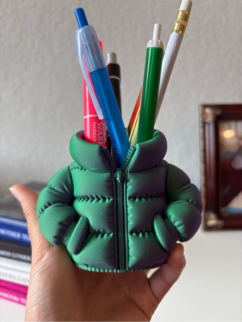 NWT Mini Puffer Jacket Figurine Pen Holder in Green and Purple 3D